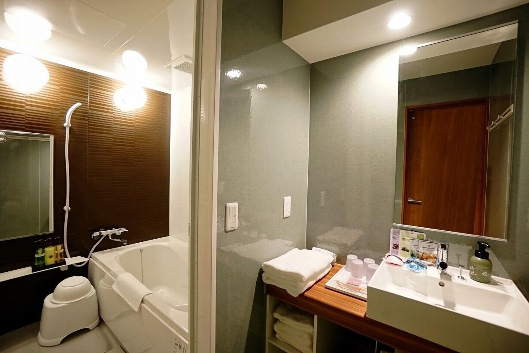 La'Gent Hotel Osaka Bay Экстерьер фото
